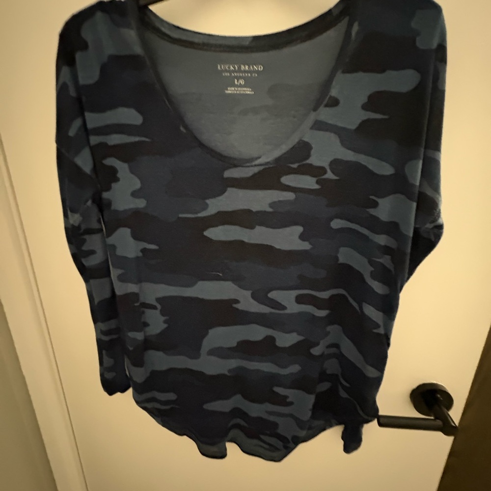 Lucky Brand Black and Gray 3/4 Sleeve Camouflage Tee